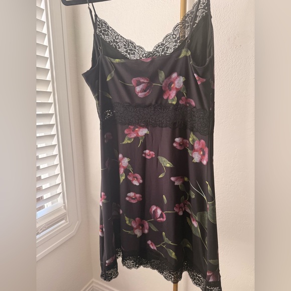 White Fox Floral Lace Slip Dress Black Pink Mini - Picture 4 of 5